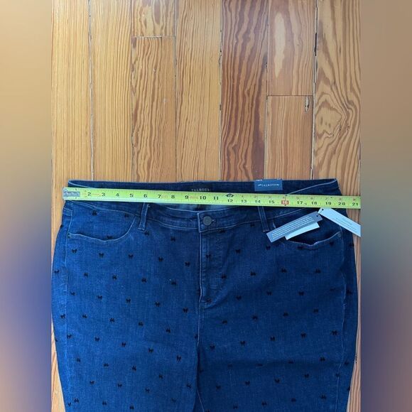 NWT Talbots Dark Denim Jeggings With Flocked Bows - Picture 8 of 8